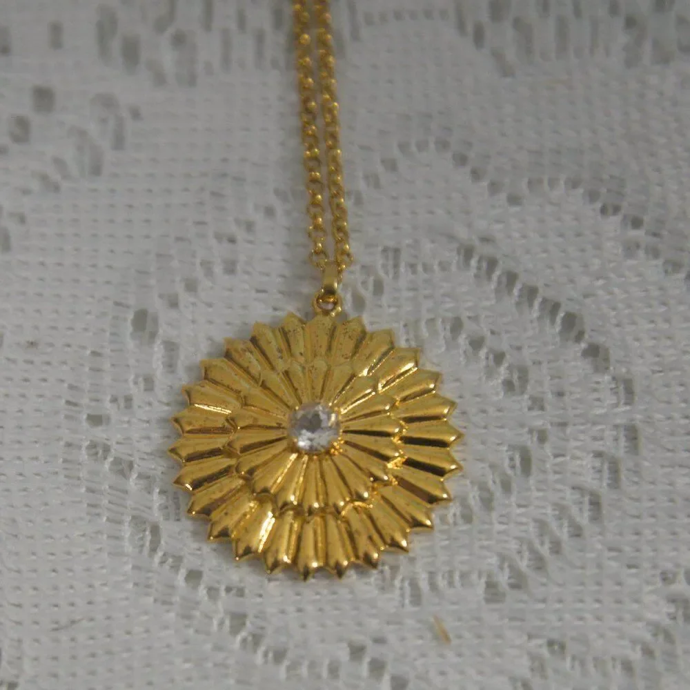 N/A gold tone